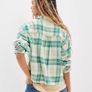 American Eagle Outfitters Green and Cream Plaid Button-Down Shirt
